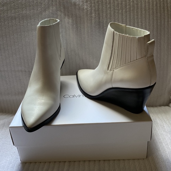 Calvin Klein white ankle boots. - Picture 8 of 8